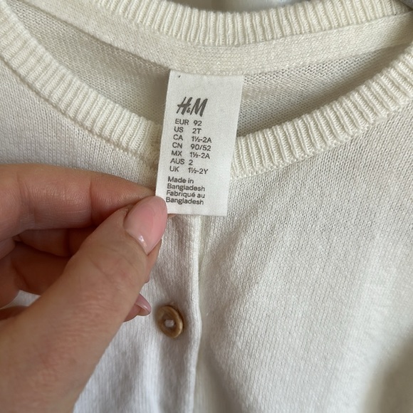 H&M Button Up Ruffle Cardigan 2T - Picture 3 of 13